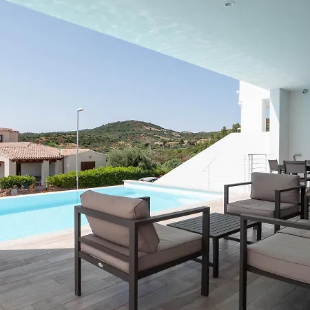 A 10 Posti Letto Piscina Privata * Budoni