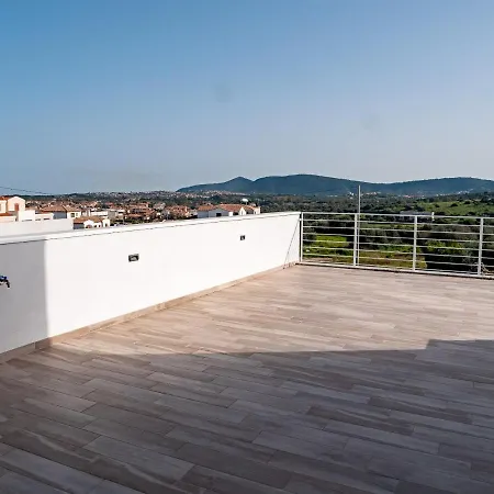 Nyaraló A 10 Posti Letto Piscina Privata *
