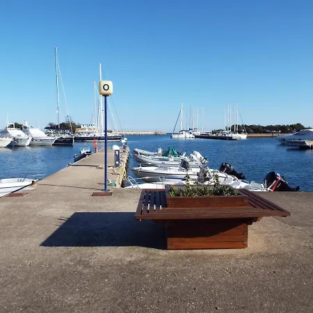 A 10 Posti Letto Piscina Privata Nyaraló *