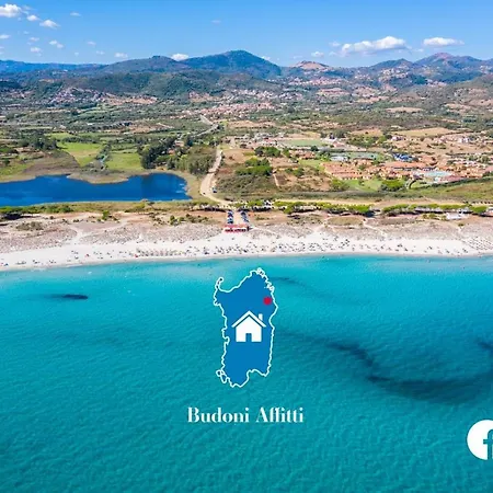 Nyaraló A 10 Posti Letto Piscina Privata Budoni