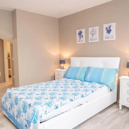 Nyaraló A 10 Posti Letto Piscina Privata *