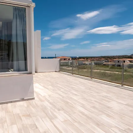 Nyaraló A 10 Posti Letto Piscina Privata Budoni