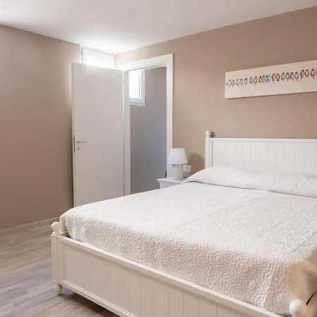 Nyaraló A 10 Posti Letto Piscina Privata *