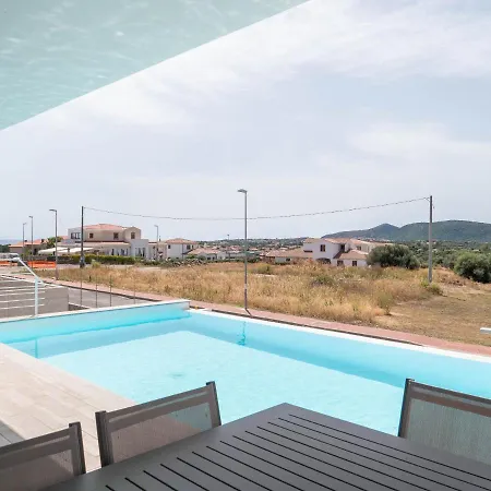 A 10 Posti Letto Piscina Privata * Budoni